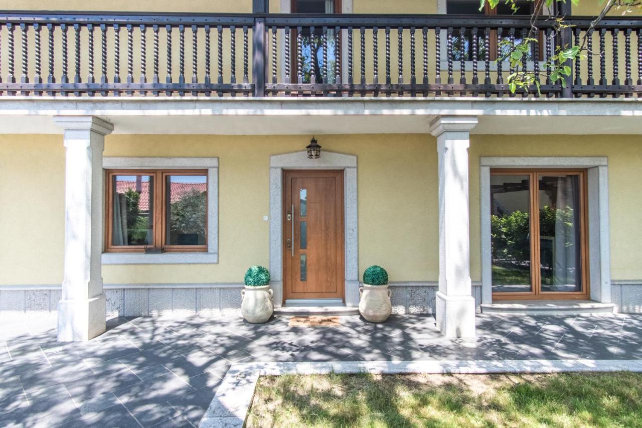 Villa Hermes Art Dutovlje Exterior photo