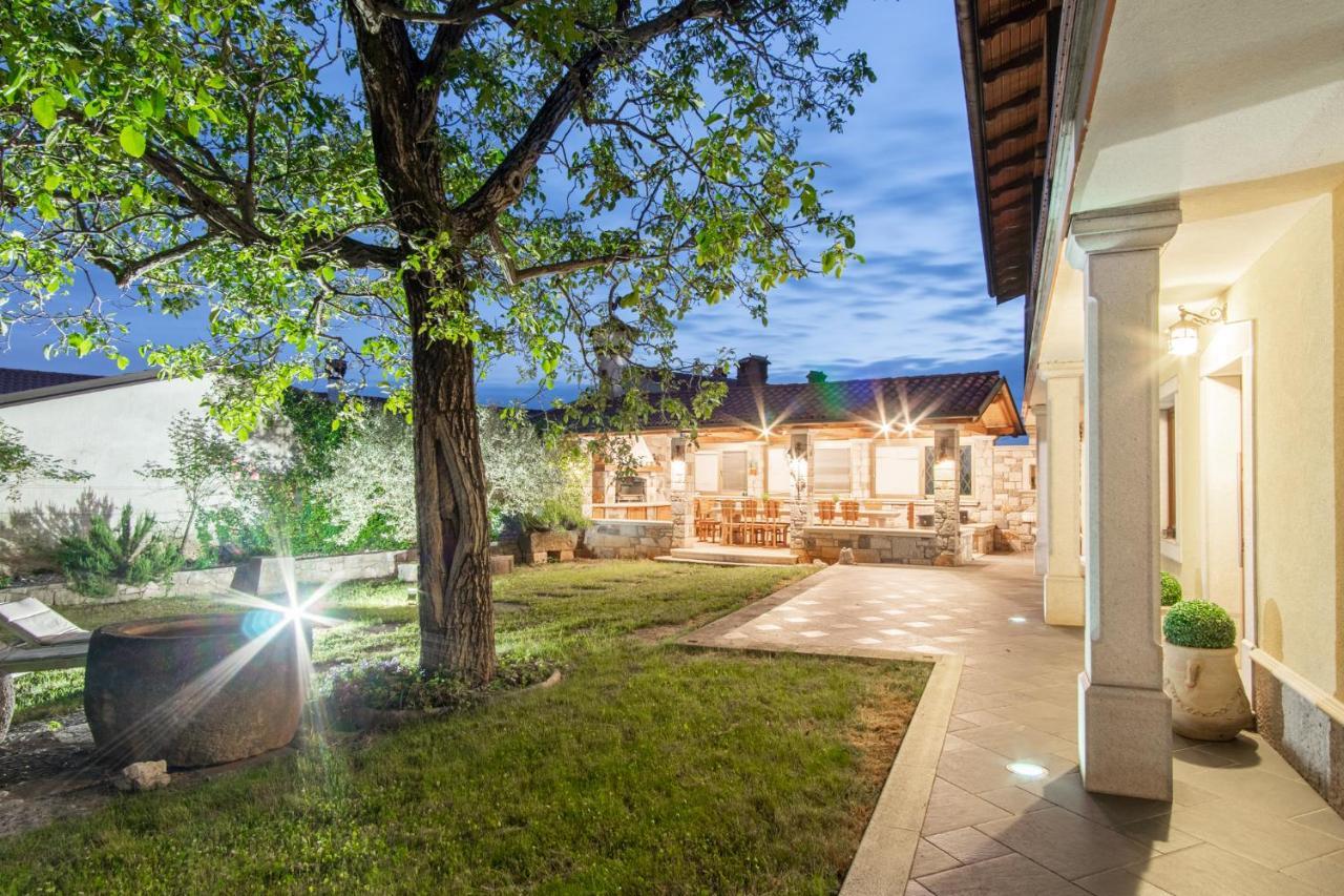 Villa Hermes Art Dutovlje Exterior photo